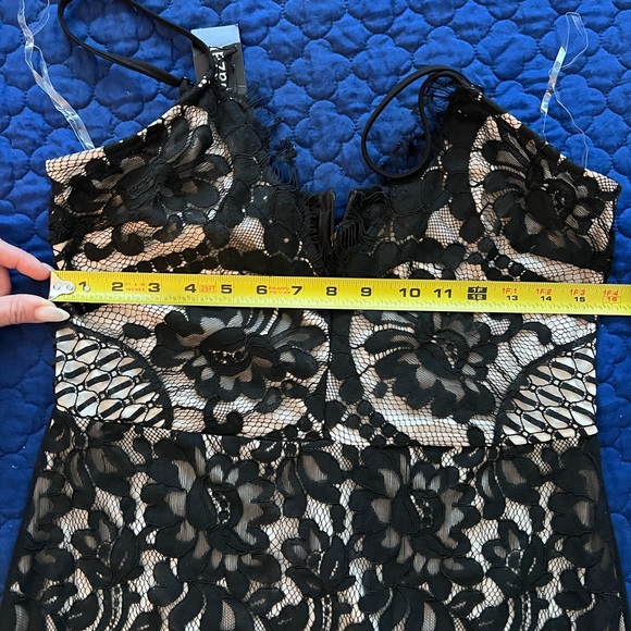 Elegant Black Lace Midi Dress - Picture 9 of 16